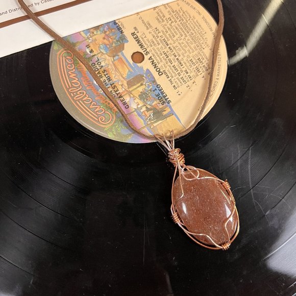 NWT The Carnelian Natural Stone Wire Wrapped Pendant Necklace With Suede Cord - Picture 1 of 6